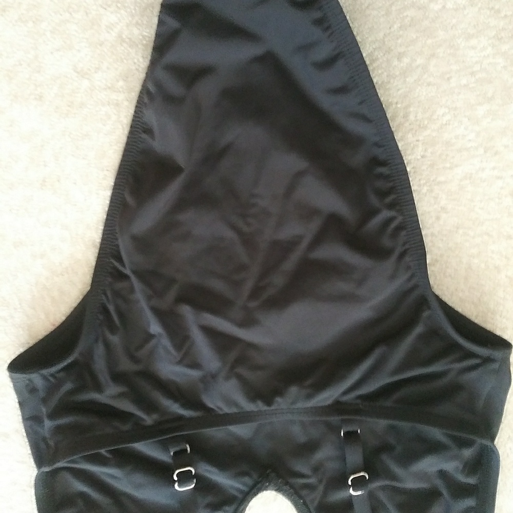 Swimsuit - Picture 3 of 4